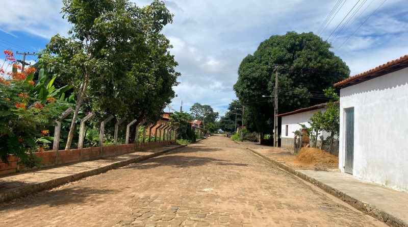 Prefeitura de Lagoinha Intensifica o serviço de Capina e Limpeza na cidade