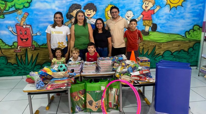 Prefeitura de Lagoinha entrega livros e brinquedos nas Escolas de Educação infantil