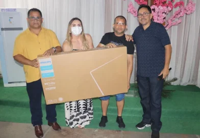 Prefeita Kelly Alencar promoveu mega festa para pais de Lagoinha do Piauí
