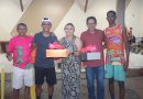 Prefeita Kelly Alencar entrega chuteiras para o atletas da seleção de Lagoinha do Piauí para a Supercopa APPM/AMPAR 2026