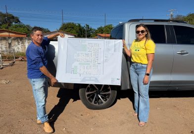 Prefeita Kelly Alencar realiza visita técnica às futuras instalações da nova UBS de Lagoinha do Piauí